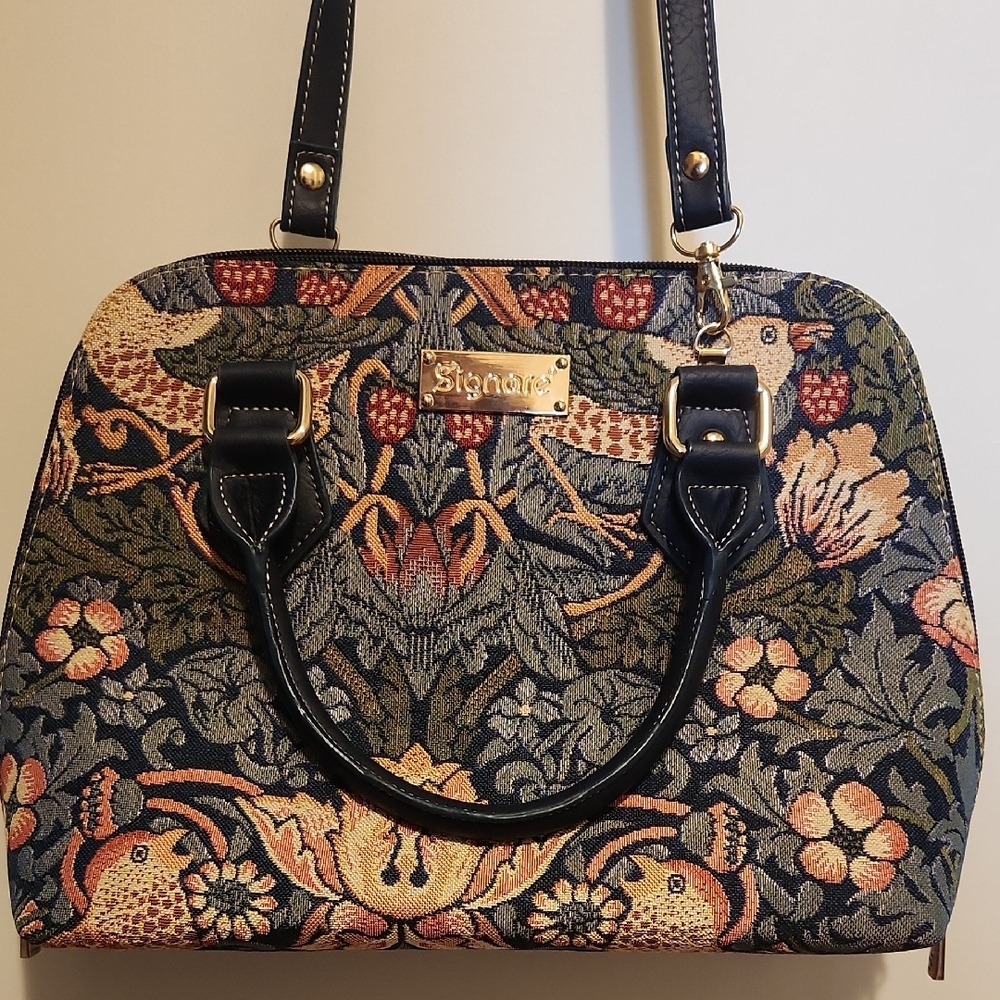 🔥William Morris' "Strawberry Theif," Floral Patterned Tapestry Handbag - Picture 2 of 7